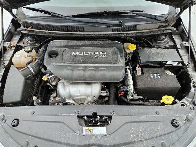 Photo of 2015 Gray Chrysler 200