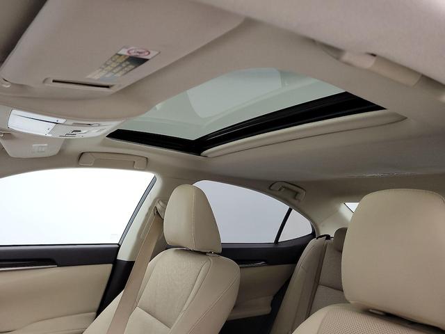 Photo of 2017 Silver Lexus ES 350