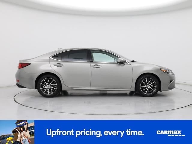 Photo of 2017 Silver Lexus ES 350