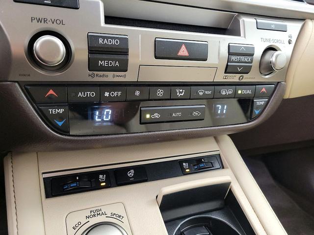 Photo of 2017 Silver Lexus ES 350