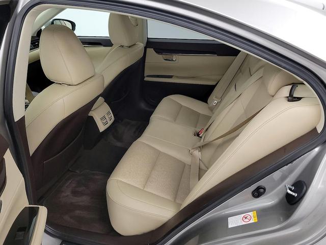 Photo of 2017 Silver Lexus ES 350