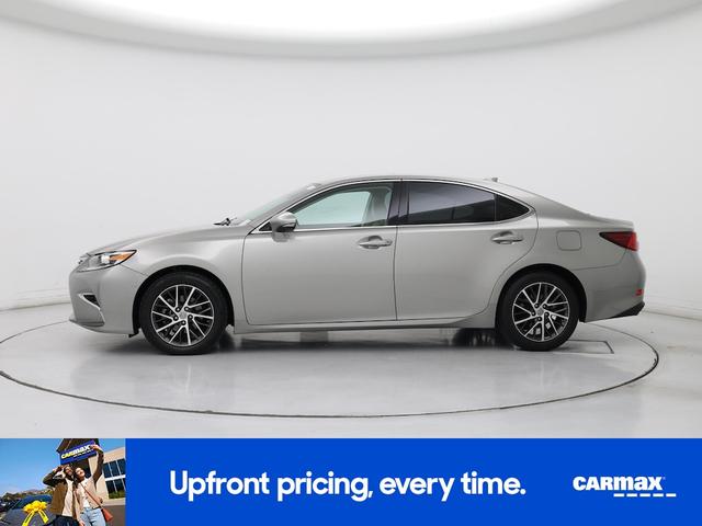 Photo of 2017 Silver Lexus ES 350
