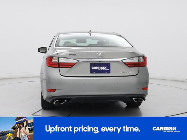 Photo of 2017 Silver Lexus ES 350