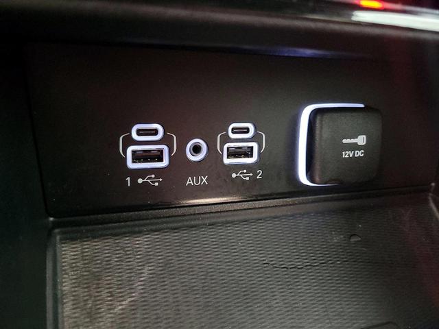 Photo of 2024 White Jeep Grand Cherokee L