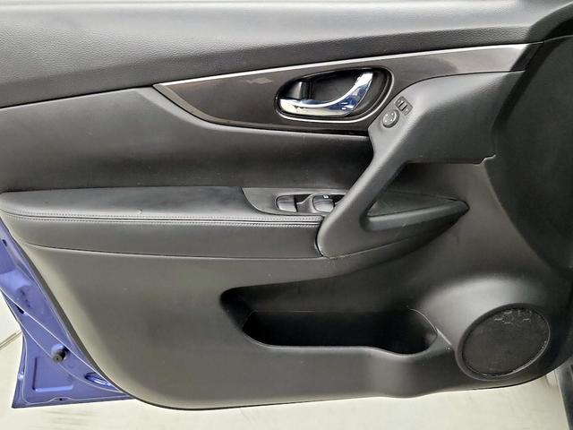 Photo of 2017 Blue Nissan Rogue