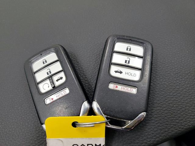 Photo of 2019 White Honda Accord