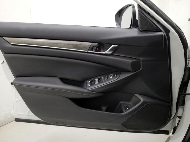 Photo of 2019 White Honda Accord