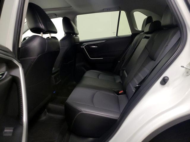 Photo of 2022 White Toyota RAV4
