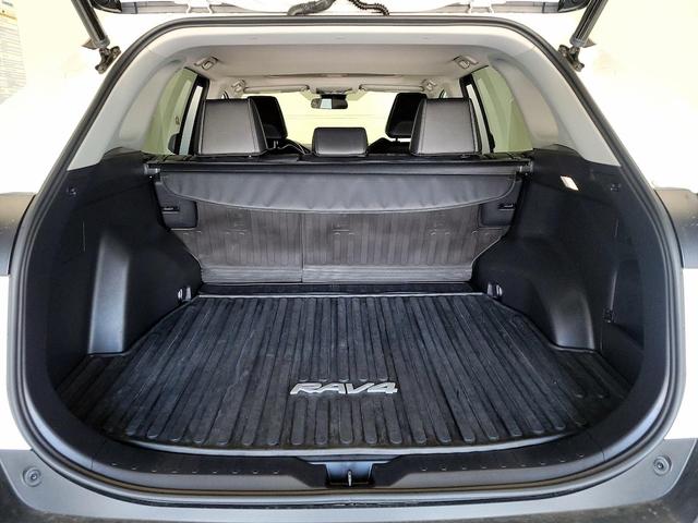 Photo of 2022 White Toyota RAV4