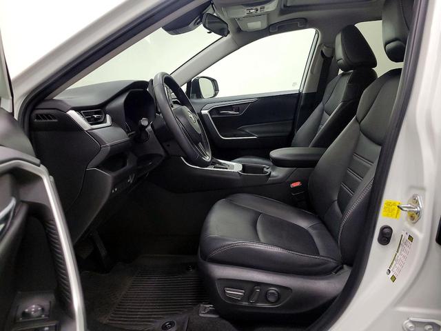 Photo of 2022 White Toyota RAV4