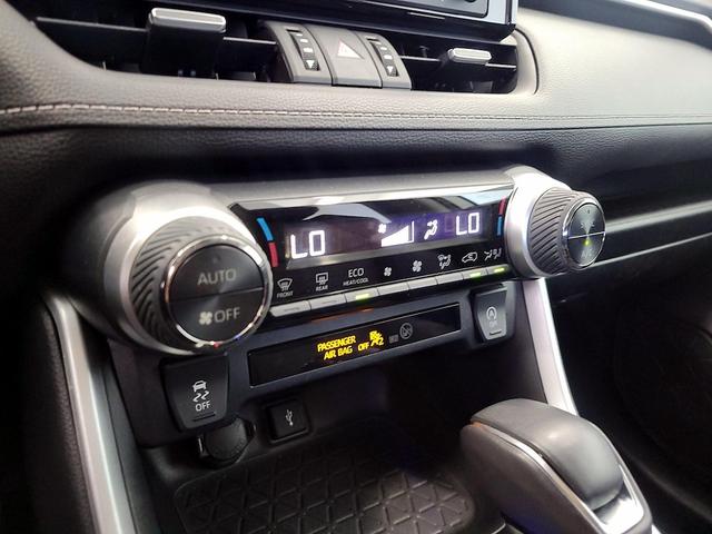 Photo of 2022 White Toyota RAV4