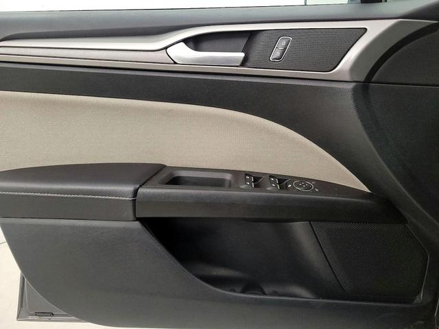 Photo of 2017 Gray Ford Fusion