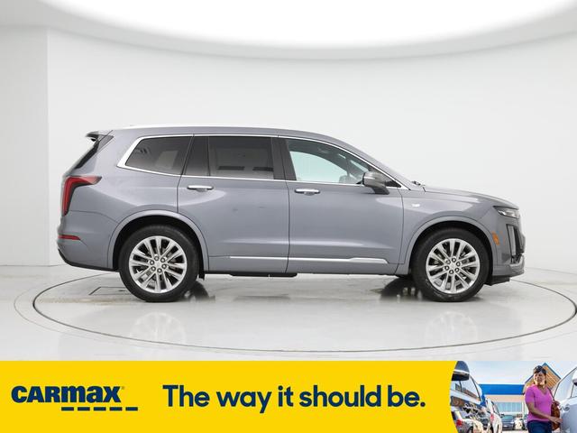 Photo of 2021 Silver Cadillac XT6
