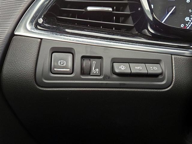 Photo of 2021 Silver Cadillac XT6