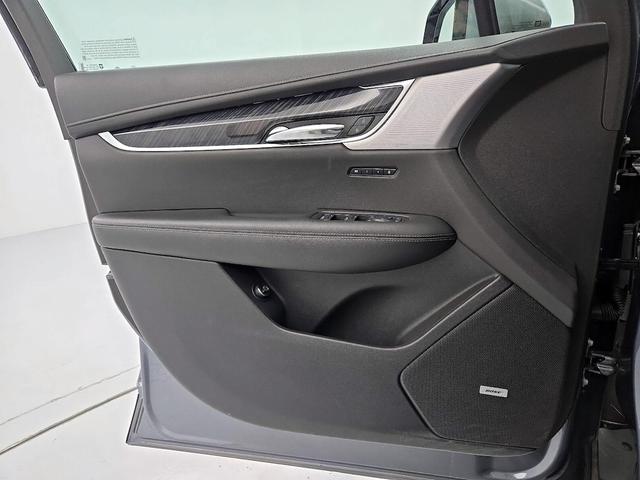 Photo of 2021 Silver Cadillac XT6