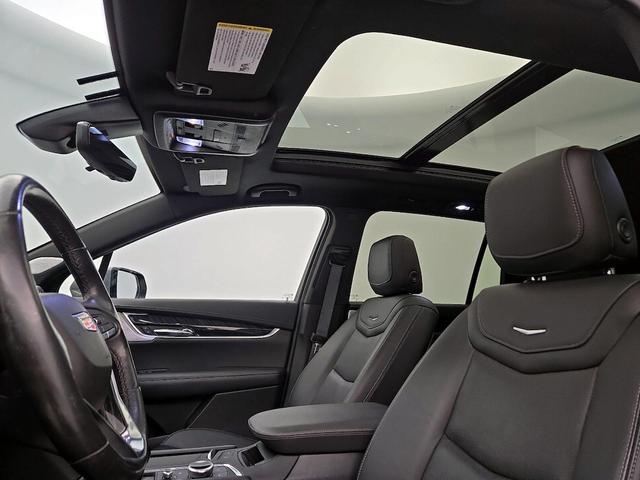 Photo of 2021 Silver Cadillac XT6