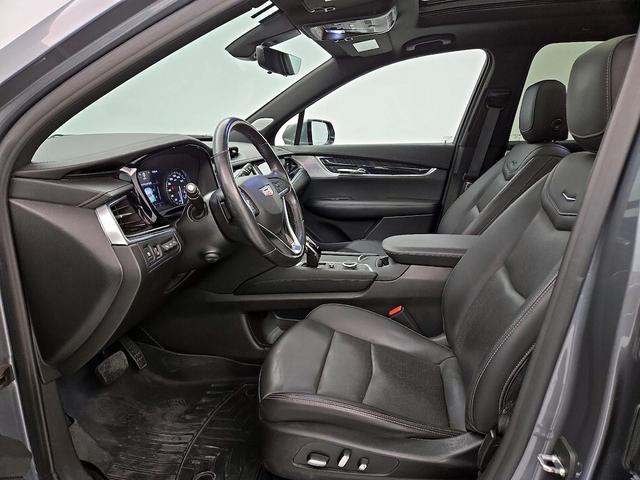 Photo of 2021 Silver Cadillac XT6