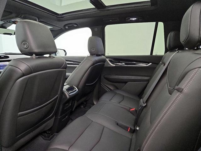 Photo of 2021 Silver Cadillac XT6
