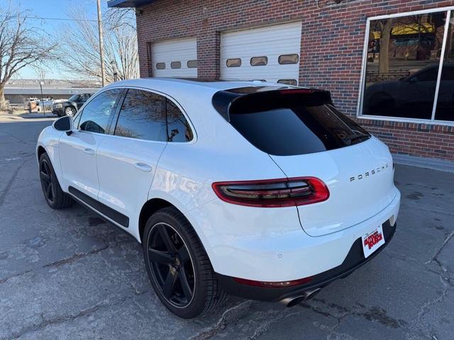 Photo of 2015 White Porsche Macan