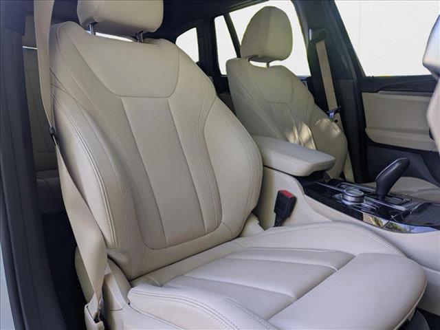 Photo of 2021 Mineral White Metallic BMW X3