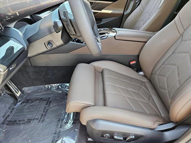 Photo of 2025 Mineral White Metallic BMW 530