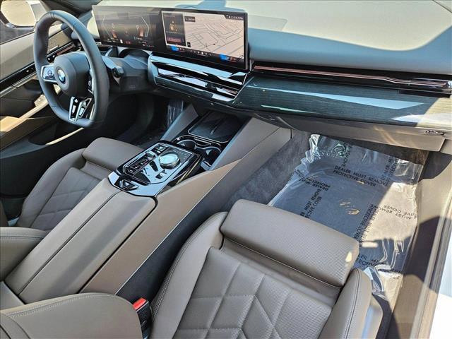 Photo of 2025 Mineral White Metallic BMW 530