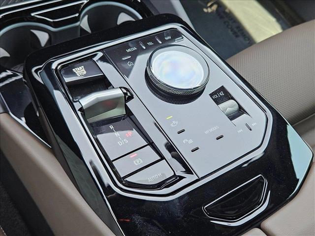 Photo of 2025 Mineral White Metallic BMW 530