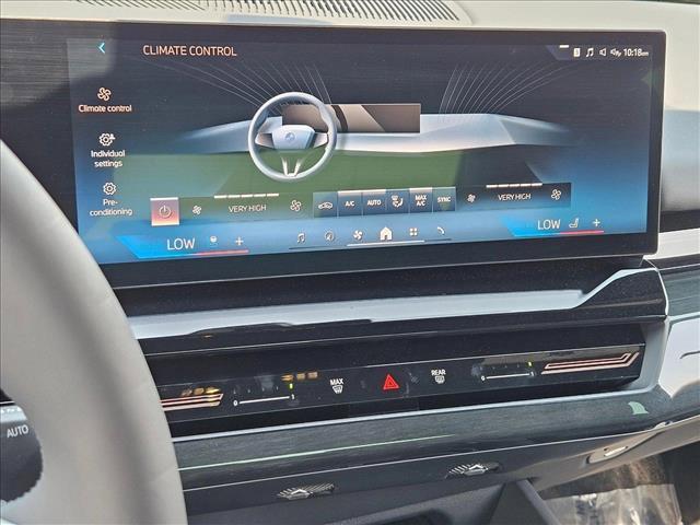 Photo of 2025 Mineral White Metallic BMW 530