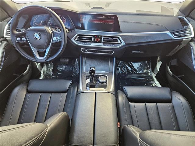 Photo of 2022 Mineral White Metallic BMW X5