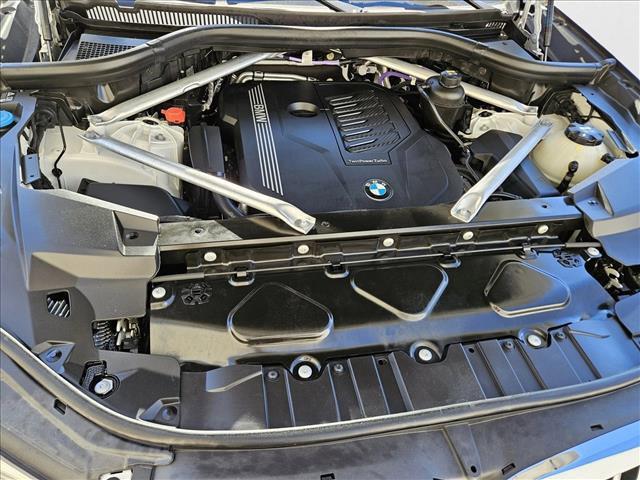 Photo of 2022 Mineral White Metallic BMW X5