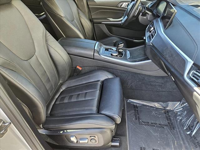 Photo of 2022 Mineral White Metallic BMW X5
