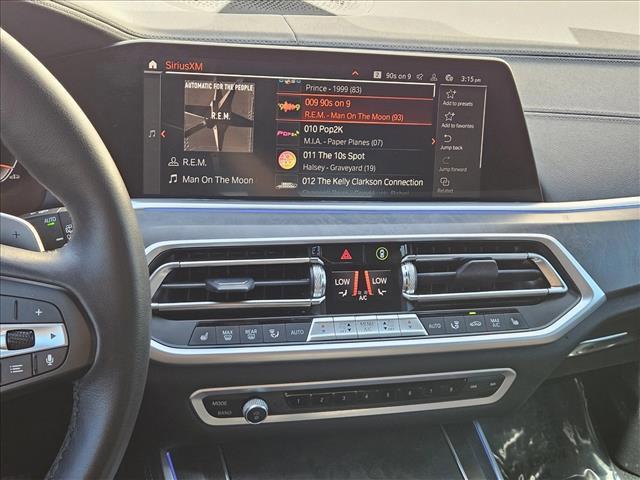 Photo of 2022 Mineral White Metallic BMW X5