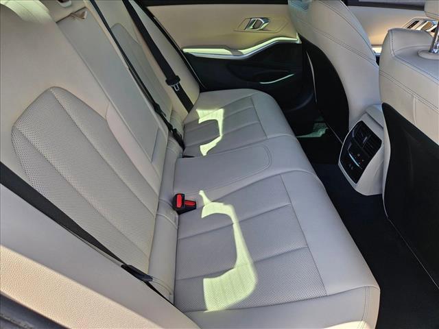 Photo of 2025 Mineral White Metallic BMW 330