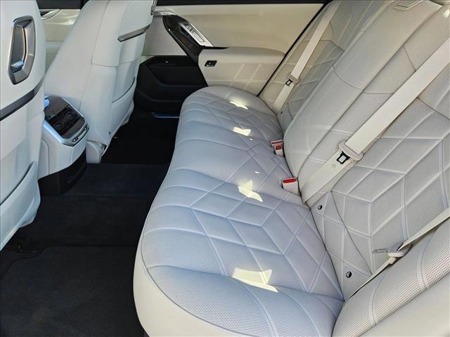 Photo of 2025 Mineral White Metallic BMW 760