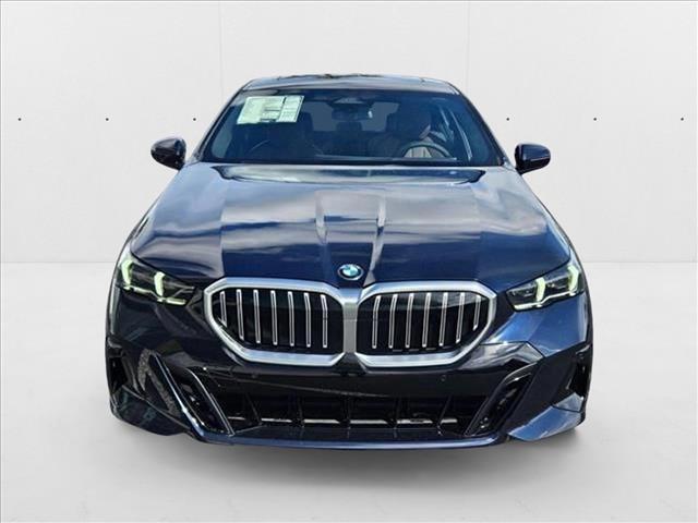 Photo of 2025 Carbon Black Metallic BMW 530