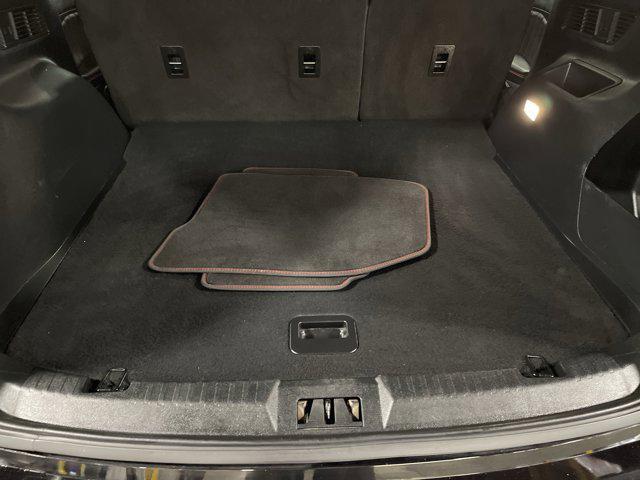 Photo of 2022 Agate Black Metallic Ford Edge