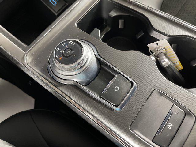 Photo of 2022 Agate Black Metallic Ford Edge