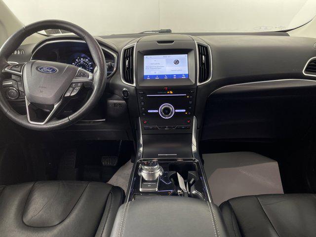 Photo of 2019 Ingot Silver Metallic Ford Edge