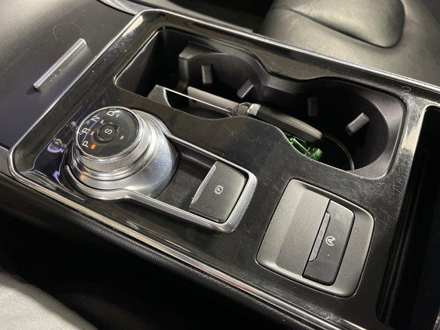 Photo of 2019 Ingot Silver Metallic Ford Edge