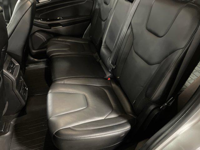 Photo of 2019 Ingot Silver Metallic Ford Edge