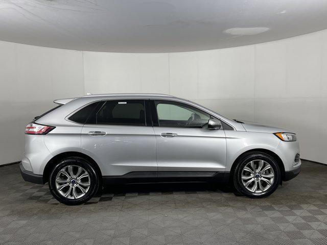 Photo of 2019 Ingot Silver Metallic Ford Edge