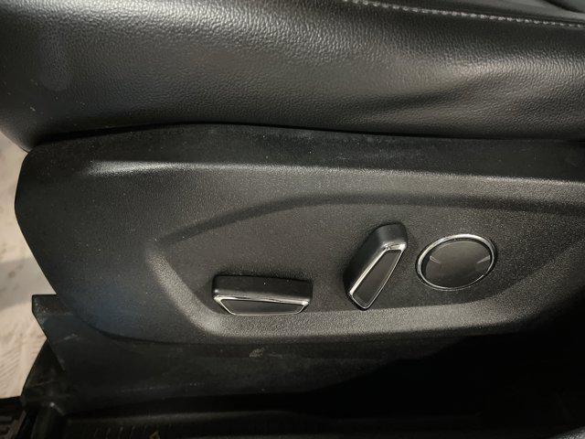 Photo of 2019 Ingot Silver Metallic Ford Edge