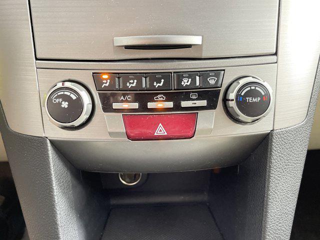 Photo of 2014 Satin White Pearl Subaru Outback