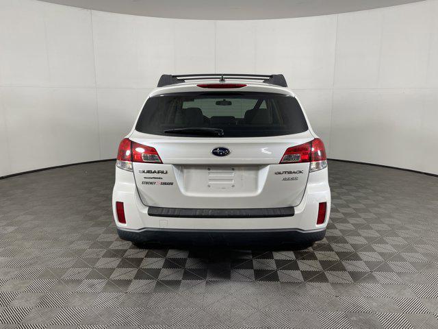 Photo of 2014 Satin White Pearl Subaru Outback