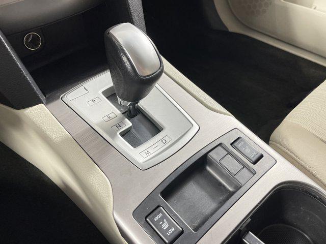 Photo of 2014 Satin White Pearl Subaru Outback
