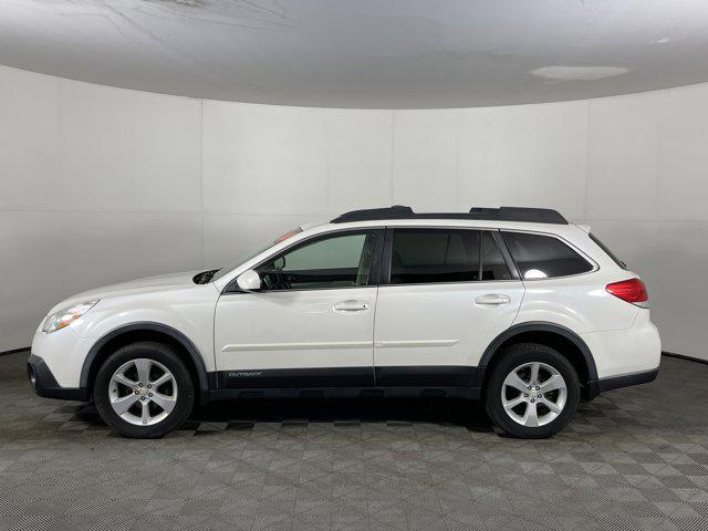 Photo of 2014 Satin White Pearl Subaru Outback
