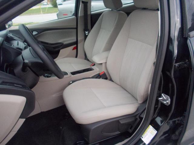 Photo of 2015 Tuxedo Black Ford Focus