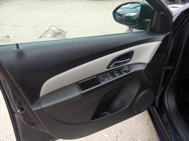 Photo of 2015 Blue Ray Metallic Chevrolet Cruze