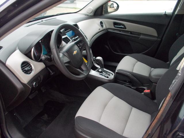 Photo of 2015 Blue Ray Metallic Chevrolet Cruze