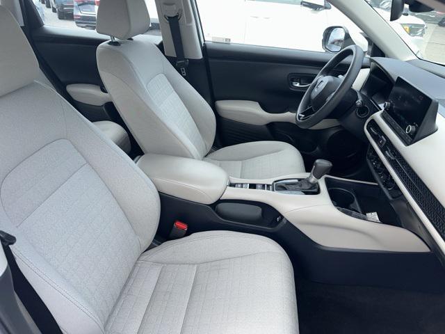 Photo of 2023 Platinum White Pearl Honda HR-V